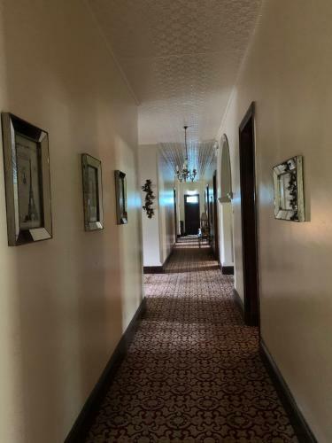 Grand Neath Hotel