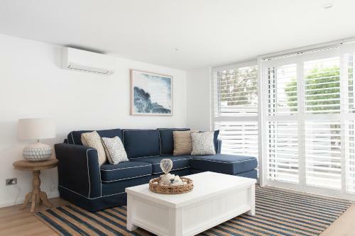Arabella - Stylish Seaside Sanctuary With Views