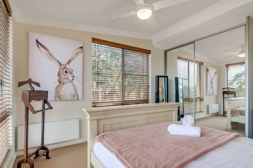 Stylish & Relaxed Lake Home // Narrabeen