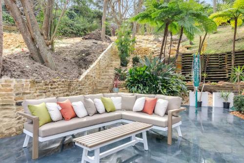 Stylish & Relaxed Lake Home // Narrabeen