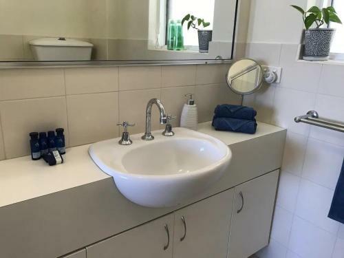 Apartamento A Rose In South Perth Renovated Sleeps 2