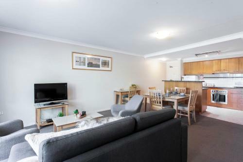 Apartamento A Comfy 2br Home, Top Location, Free Parking