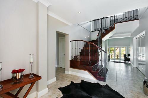 The Vintage Manor