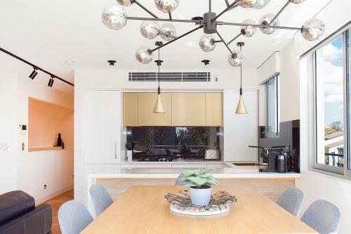 Penthouse Designer Apartment Close To City
