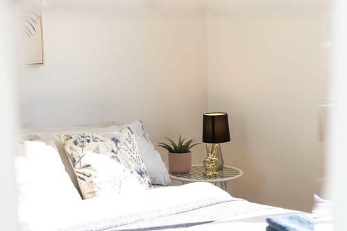 Apartamento A Bright & Comfy Beach Studio, 5min Walk To Bondi Beach