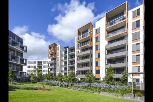 Apartamento Sun-drenched 3br Apt In Turrella!