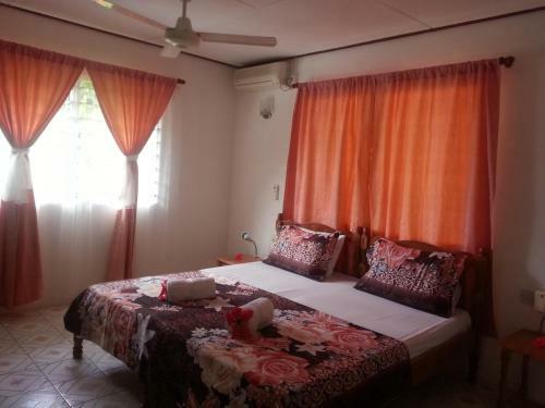 Bed & Breakfast Zanboza Guesthouse Self Catering