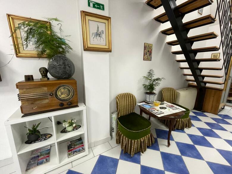 Hostal The Only One Suites