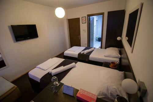 4 Rooms Apartments