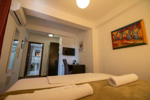 4 Rooms Apartments
