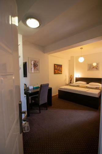 4 Rooms Apartments