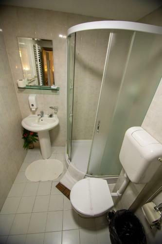4 Rooms Apartments