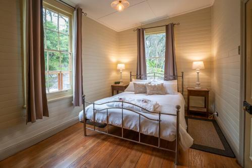 Steele Point Cottage