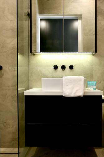 Lux & Quiet Apartment In, Potts Point