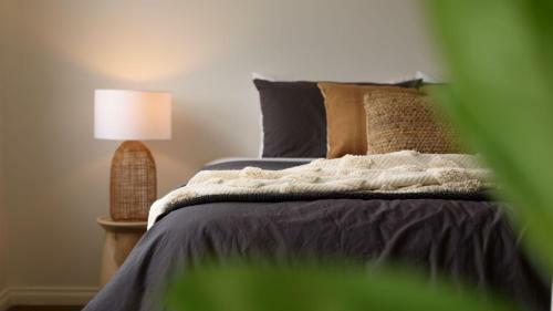 Trentham Central Villas - 6 Br / Ensuite / Sleeps 12