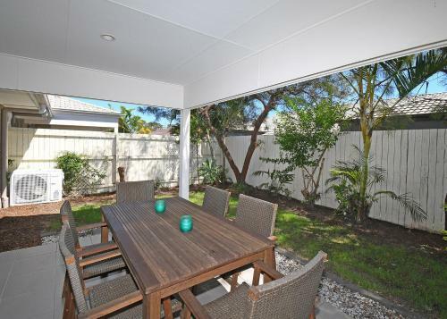 Villa Palm Views In The Domain