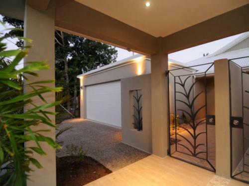 Beach Retreat - Palm Cove