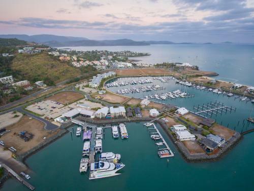Hotel Harbour Cove