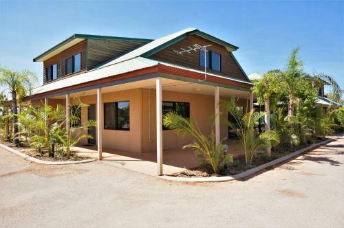 Ningaloo Breeze Villa 9 - 3 Bedroom Fully Self-contained Holiday Accommodation