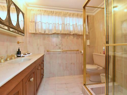 Wine Country Homestead 4-6br House