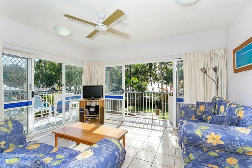 Sand Cay Apartments