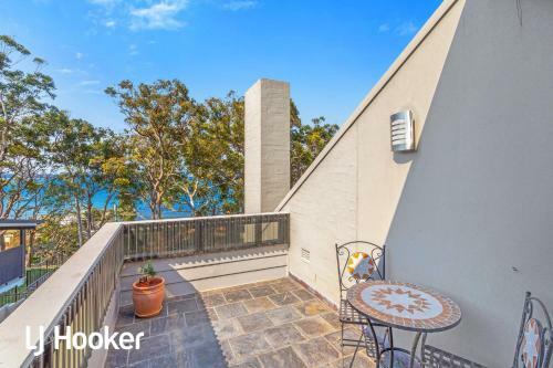 Wanda Waterview - Tranquil Treetop Surrounds