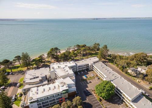 Family Island Getaway - Beachfront Apartment