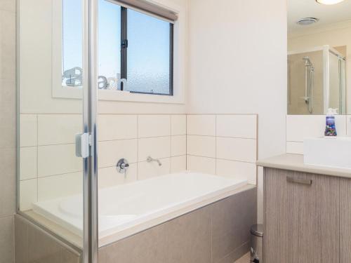 Beachside Villa Cowes