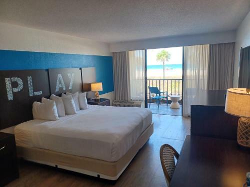 Hotel Sirata Beach Resort