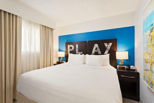 Hotel Sirata Beach Resort