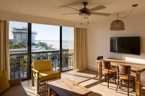 Hotel Sirata Beach Resort
