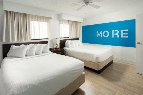 Hotel Sirata Beach Resort