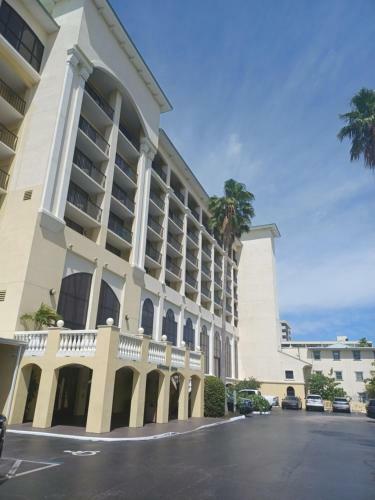 Hotel Sirata Beach Resort