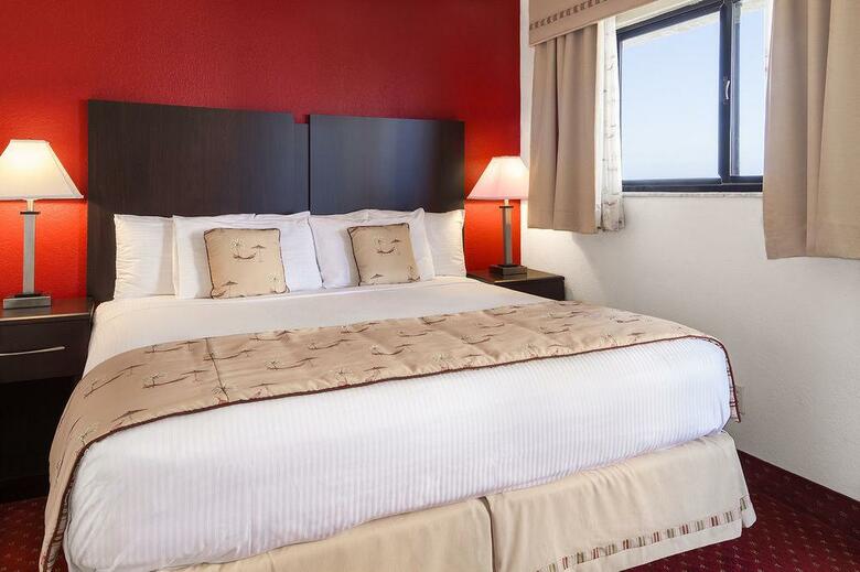 Hotel Sirata Beach Resort