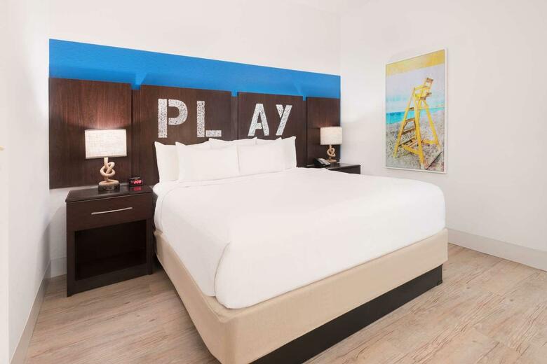 Hotel Sirata Beach Resort