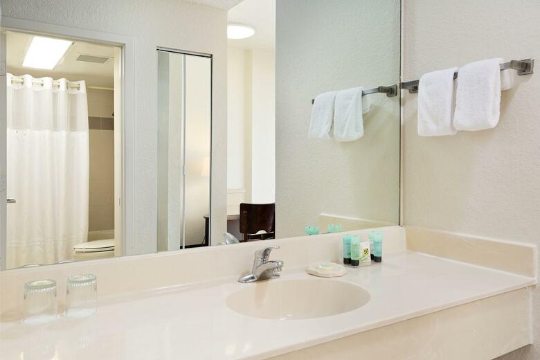 Hotel Sirata Beach Resort