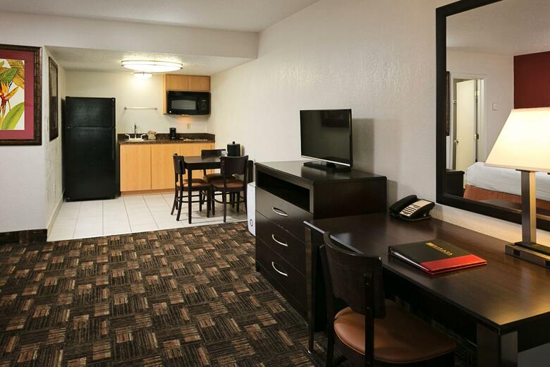 Hotel Sirata Beach Resort