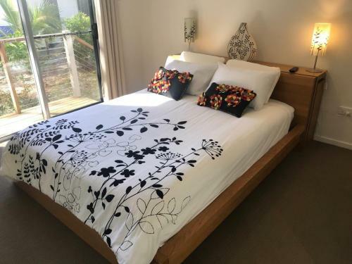15 Esprit Drive - Rainbow Shores, Gorgeous, Modern Beach House