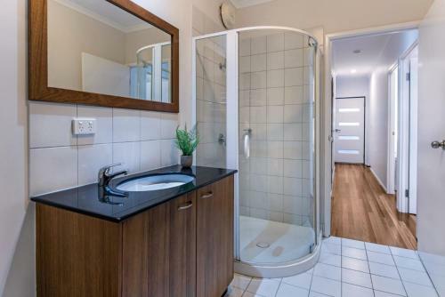Casuarina 18 Ocean View House Central Location Bbq Golf Buggy
