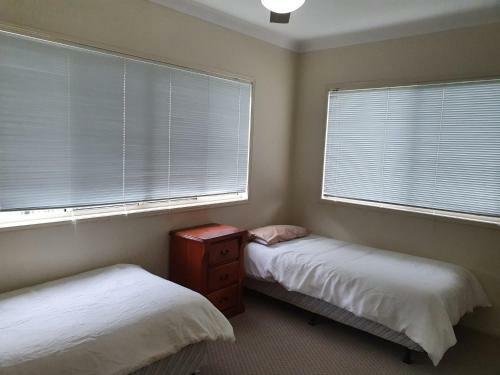 Unit 2,15 Carlo Road- Rainbow Beach - Pool, Air Conditioning, Sleeps 6