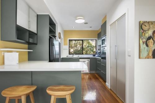 Pride Street Luxury 28