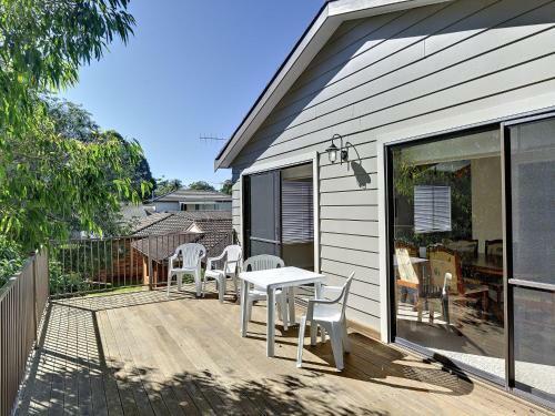 Beach House' 8 Mistral Close - Large House With Aircon
