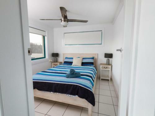 White Waves 5 - Absolute Beachfront In Hastings Point