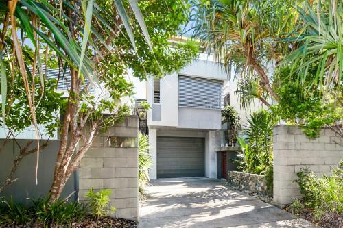 Contemporary & Central, Sunshine Beach