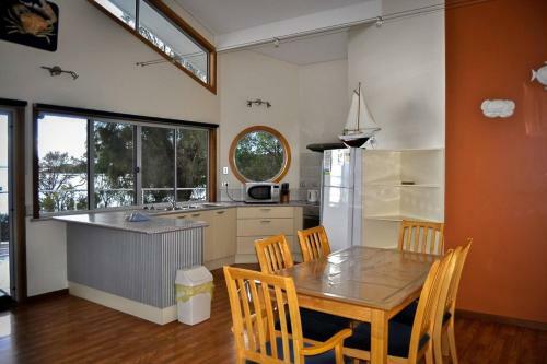 Rest A Shore Coffin Bay