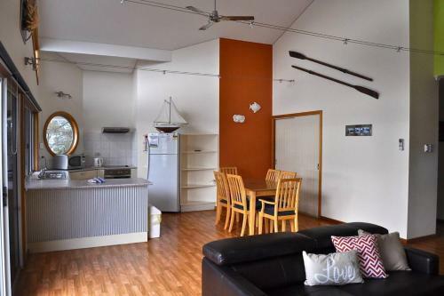 Rest A Shore Coffin Bay