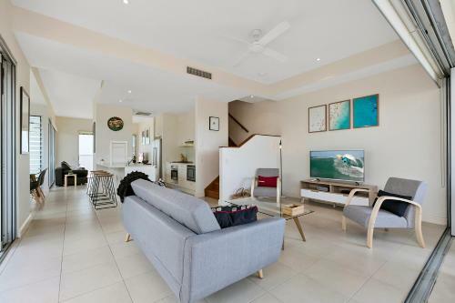 Silver, Sunrise Beach