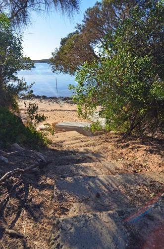 Cdc-625 Beach House Incl.rear 2br Studio