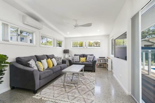 The Lake House - With Swimming Pool