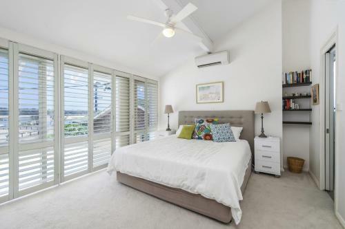 The Lake House - With Swimming Pool